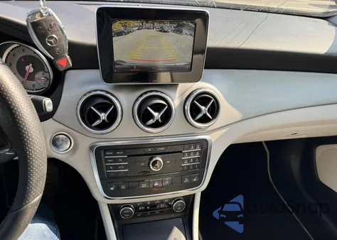 2017 Mercedes-Benz Gla 250 4Matic z USA, uszkodzony, nr VIN WDCTG4GB2HJ287820